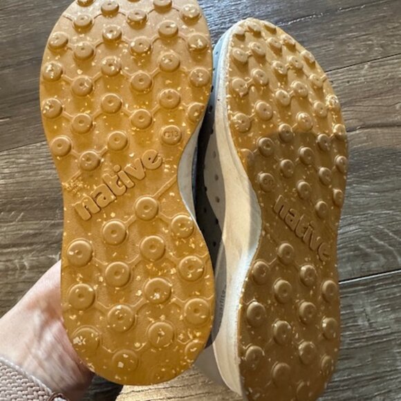 Native Shoes size 13 youth - Picture 3 of 3